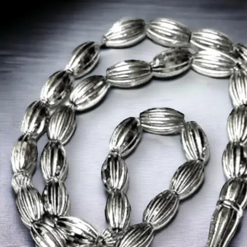 Tasbih aus Metall mit mandelförmigen Perlen, 33 Perlen