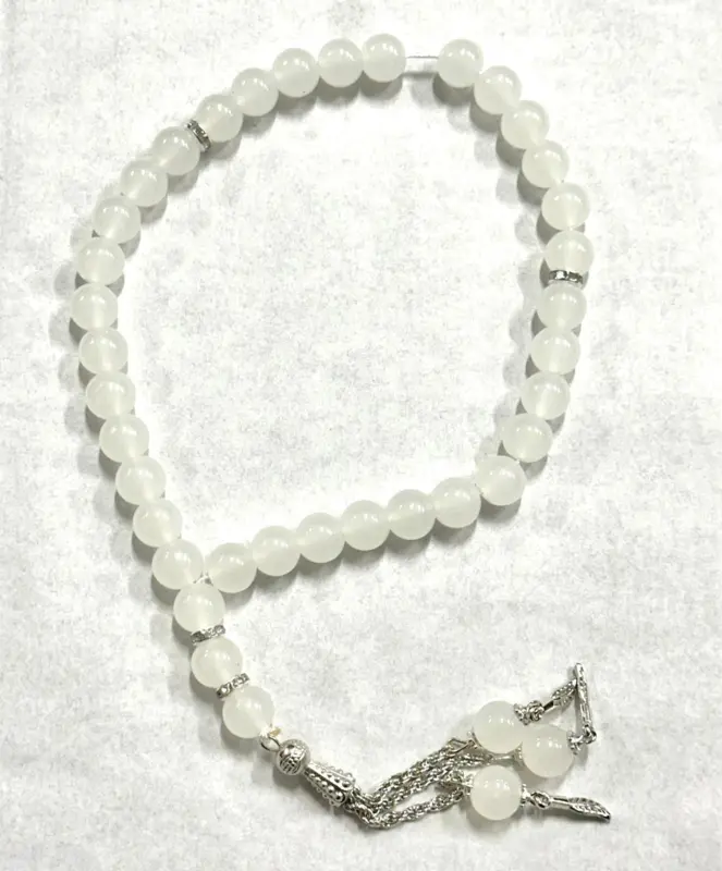 Klassisk perle tasbih med sølvdetaljer, 33 perler (7 farver)