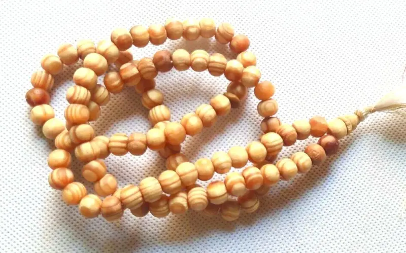 Handgjord Tasbih gjord av äkta olivträ med 99 pärlor
