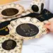 Stor Ramadan Kareem Tallerkner 25 cm diameter (10 stk) - Sort & Guld